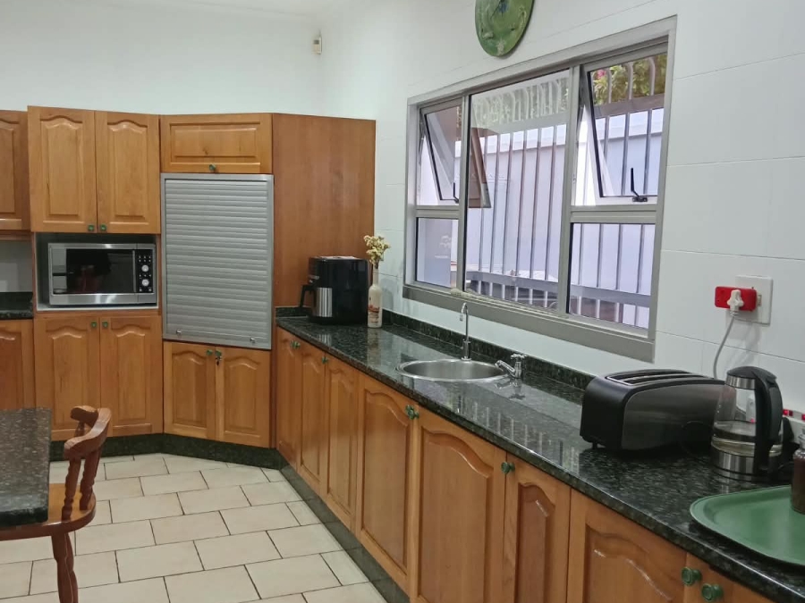 To Let 4 Bedroom Property for Rent in St Francis Bay Village Eastern Cape